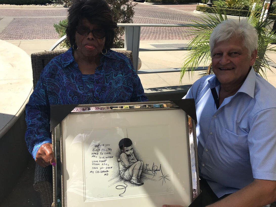 Katherine Jackson &amp; Dieter Wiesner with Michael Jackson Art